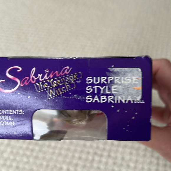 NIB Sabrina the Teenage Witch “Surprise Style Sabrina” doll 1997 - Picture 8 of 9